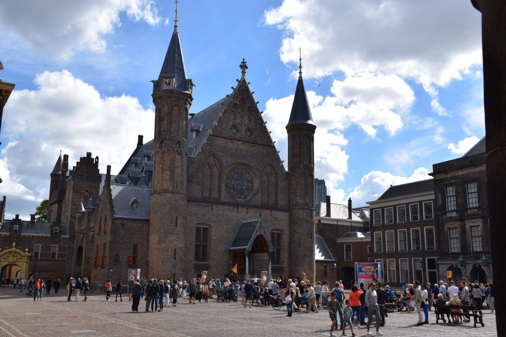 Met de bus als schoolreis naar Den Haag