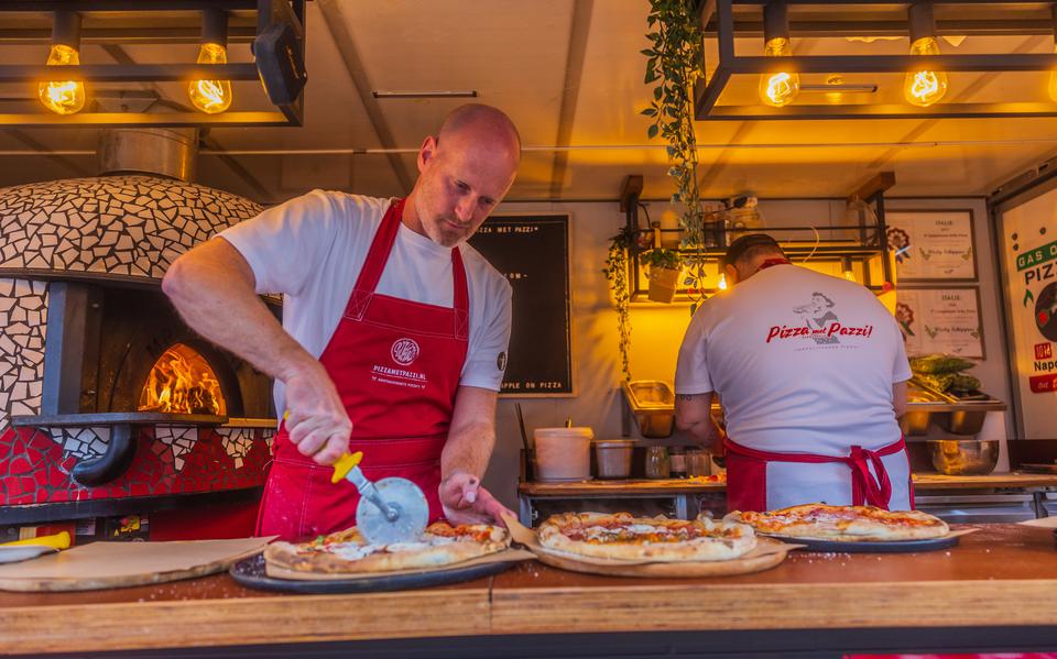 Pizza bakken bij Fries en Fruitig